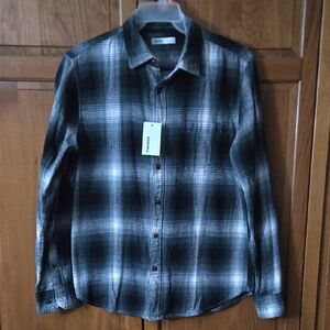 Sonoma Green and White Checkered Men's Medium Button Shirt